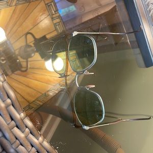 Vintage American Optical military sunglasses w-light green tinted GLASS lenses.